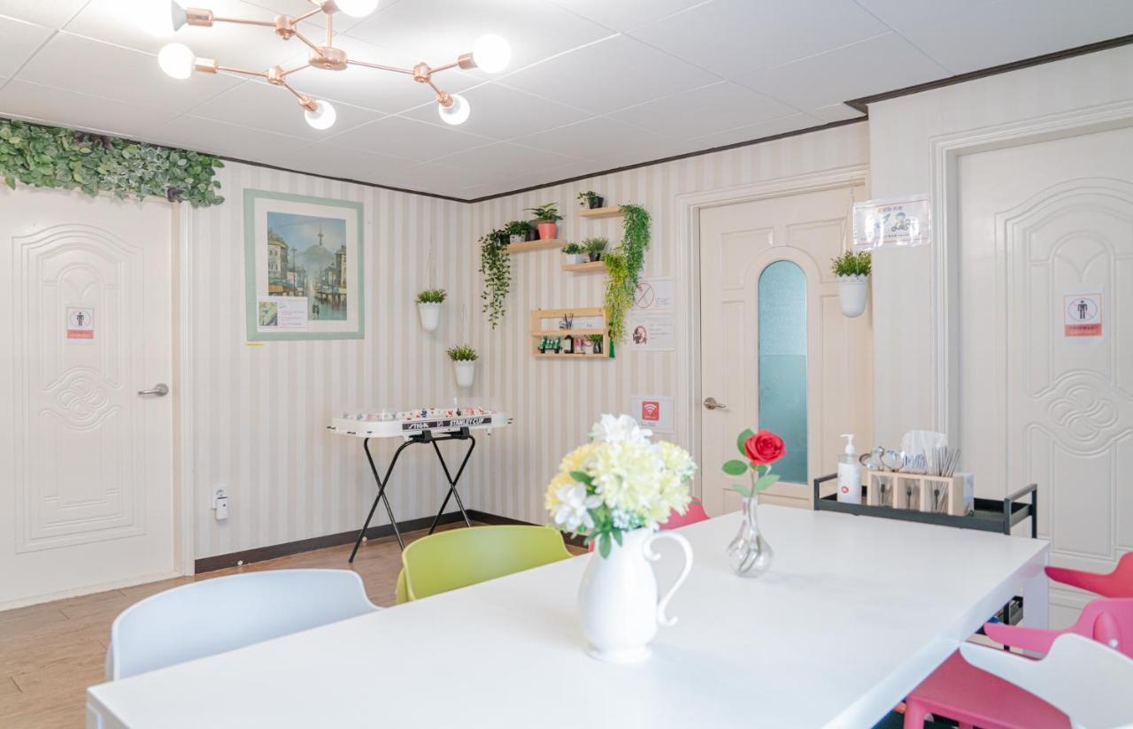 For Family Group, 4Min To Seoul Station Appartement Buitenkant foto