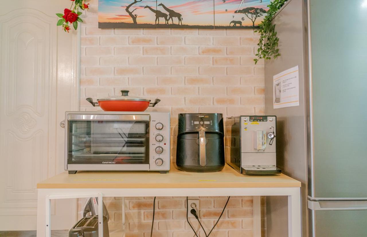For Family Group, 4Min To Seoul Station Appartement Buitenkant foto