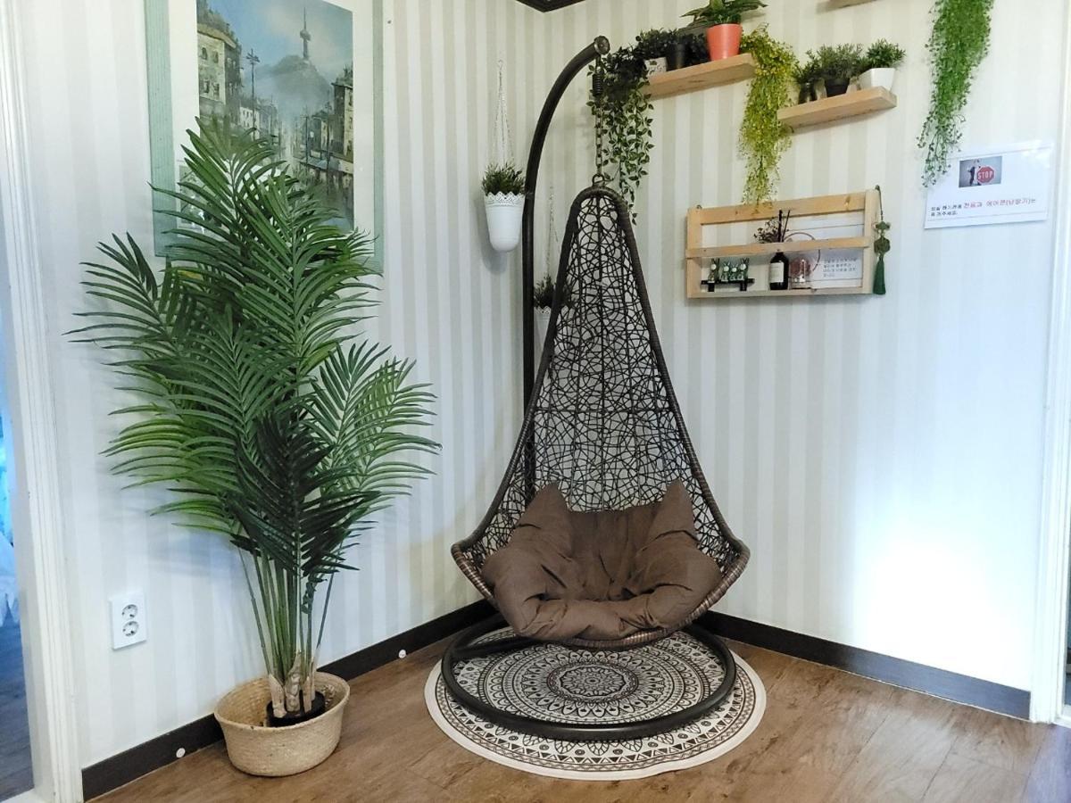 For Family Group, 4Min To Seoul Station Appartement Buitenkant foto